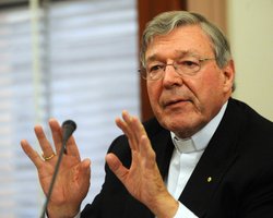 Третье лицо Ватикана подозревается в сексуальных домогательствах