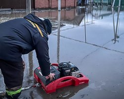 Під загрозою житлові будинки: в ДСНС попередили про підтоплення в кількох областях України (мапа)