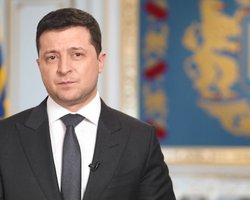 Зеленский анонсировал новые выплаты для украинцев, которые привились бустерной дозой