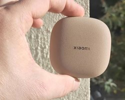 Xiaomi випустила свої перші навушники-кліпси: розкрито ціну та характеристики (фото)