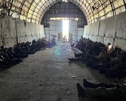 После расстрела бойцов ВСУ: Украина запретила военнопленным РФ звонить домой по телефону