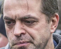 Советник президента увидел связь между взрывами на складах с днями рождения Порошенко и Муженко