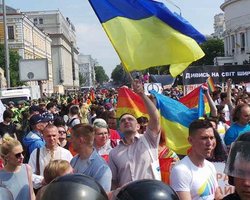 Противники Марша равенства планировали забросать фекалиями полицию и участников