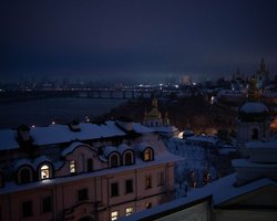 Часть Киева осталась без света: введены экстренные отключения, — ДТЭК (фото)