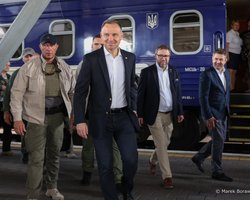 Переговоры про ЗАЭС и саммит НАТО: президент Польши прибыл с неанонсированным визитом в Киев