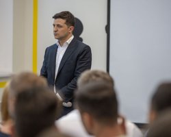 После окончания войны люди на Донбассе будут иметь право говорить на русском,  – Зеленский