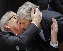 Юнкер согласовал с Мэй ирландский вопрос