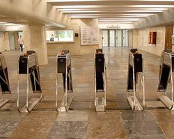 В питерском метро ищут бомбу