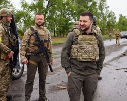 Во время контрнаступления ВСУ взяли в плен сотни российских военных, – Зеленский