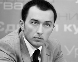 У Яценюка считают, что на фоне Порошенко правительство будет выглядеть нелепо