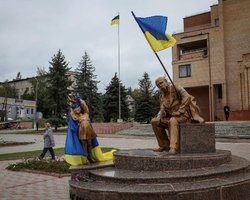 Русская рулетка в Балаклее: ВС РФ оставили массу документов о cвоем бегстве из-под Харькова (фото)