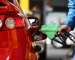 Для зниження дефіциту: Кабмін анонсував постачання на ринок бензину та дизпалива