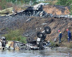 СМИ: Як-42 упал из-за "ошибки блондинки" - пилоты не выключили ручной тормоз
