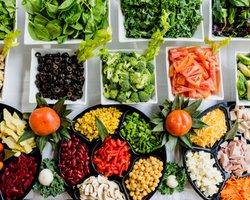 Ученые подтвердили: 7 продуктов, которые становятся более полезными на следующий день