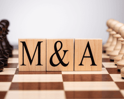Объем мирового рынка слияний и поглощений в первом квартале упал на 25%