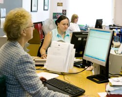 Каждый пятый украинский работник несчастен из-за маленькой зарплаты