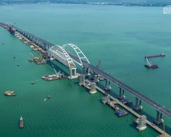 Крымский мост охраняют с воды, земли и неба