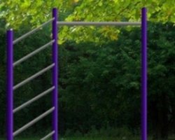 В Донецке во время подтягиваний на турнике умер школьник