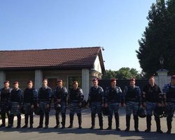 Журналисты пикетируют Межигорье