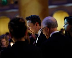 Первый выход в свет: Илон Маск появился на публике с Шивон Зилис, матерью троих его детей