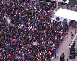 Последняя битва. Тысячи сторонников Трампа собрались в центре Вашингтона (видео)