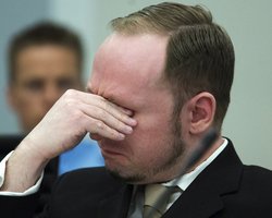 Андерс Брейвик написал жалобу о нарушении его прав