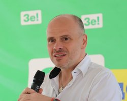 У Зеленского хотят ввести обязательное медицинское страхование