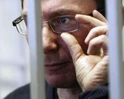 В Брюсселе Кузьмин заявил, что Луценко - условный оппозиционер