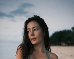 33-летняя блогерша, которая сотрудничала с ГУР, беременна первенцем (фото)