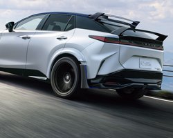 Toyota презентовала скоростной спортивный электрокроссовер премиум-класса (фото)