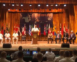 Учения "Си Бриз – 2021" официально завершены: командир Defender получил награду (фото)