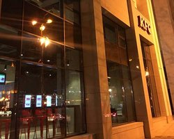 В киевском Доме профсоюзов в годовщину начала Евромайдана открылся фастфуд