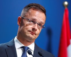 "Ничего нового под солнцем": Сийярто опровергает отмену встречи Трампа и Путина в Будапеште