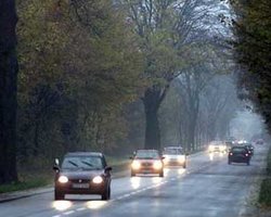 В Молдавии обязали водителей ездить днем с ближним светом фар