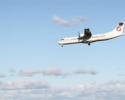 При крушении самолета под Тюменью выжили 17 человек