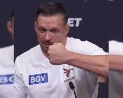 "Секретный удар": Усик рассказал, как ему удалось победить Дюбуа (видео)