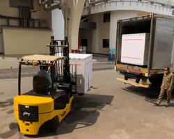 500 тыс. доз "индийской" вакцины CoviShield уже летят в Украину, - Степанов (видео)