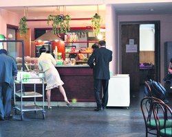 В КГГА чиновники экономят на обедах в буфете, а Черновецкий с Кильчицкой кушают из ресторанов