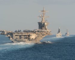 Винищувачі F-35 і F/A-18 Hornet: США направляють атомний підводний човен і авіаносець на Близький Схід