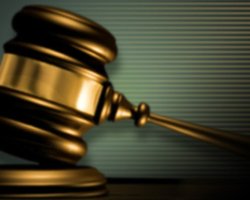 Суд запретил уничтожение малых банков