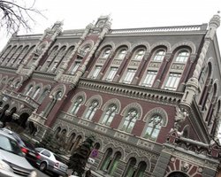 Нацбанк: Чистые поступления валюты от нерезидентов в марте снизились в 2,25 раза