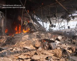 Російські окупанти атакували Запоріжжя декількома КАБами: є загиблий та поранені