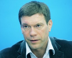 Путин может выставить своего кандидата против Януковича, - советник Азарова