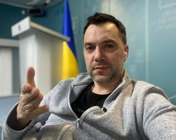Украине невыгодно втягивать Молдову в войну, — Арестович (видео)