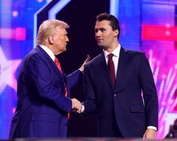 Підозрюваного у вбивстві Чарлі Кірка допоміг спіймати його батько: поліція розповіла подробиці