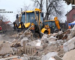 Обстріл Запоріжжя: ЗС РФ убили 8-річну дівчинку та її батька, — ОВА (фото)