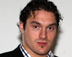 Бокс: Тайсон Фьюри побил Ноколая Фирту