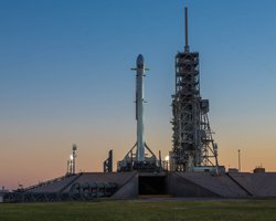 Ракета SpaceX загорелась при посадке