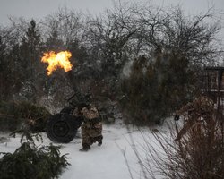 Под угрозой окружения: украинские военные перешли в наступление в Бахмуте, — NYT (карта)
