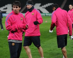 Барселона прилетела в Донецк основным составом